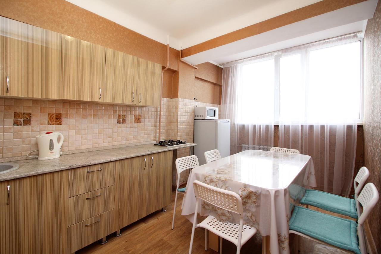 Spacious Central Apartment Alma-Ata Exteriör bild